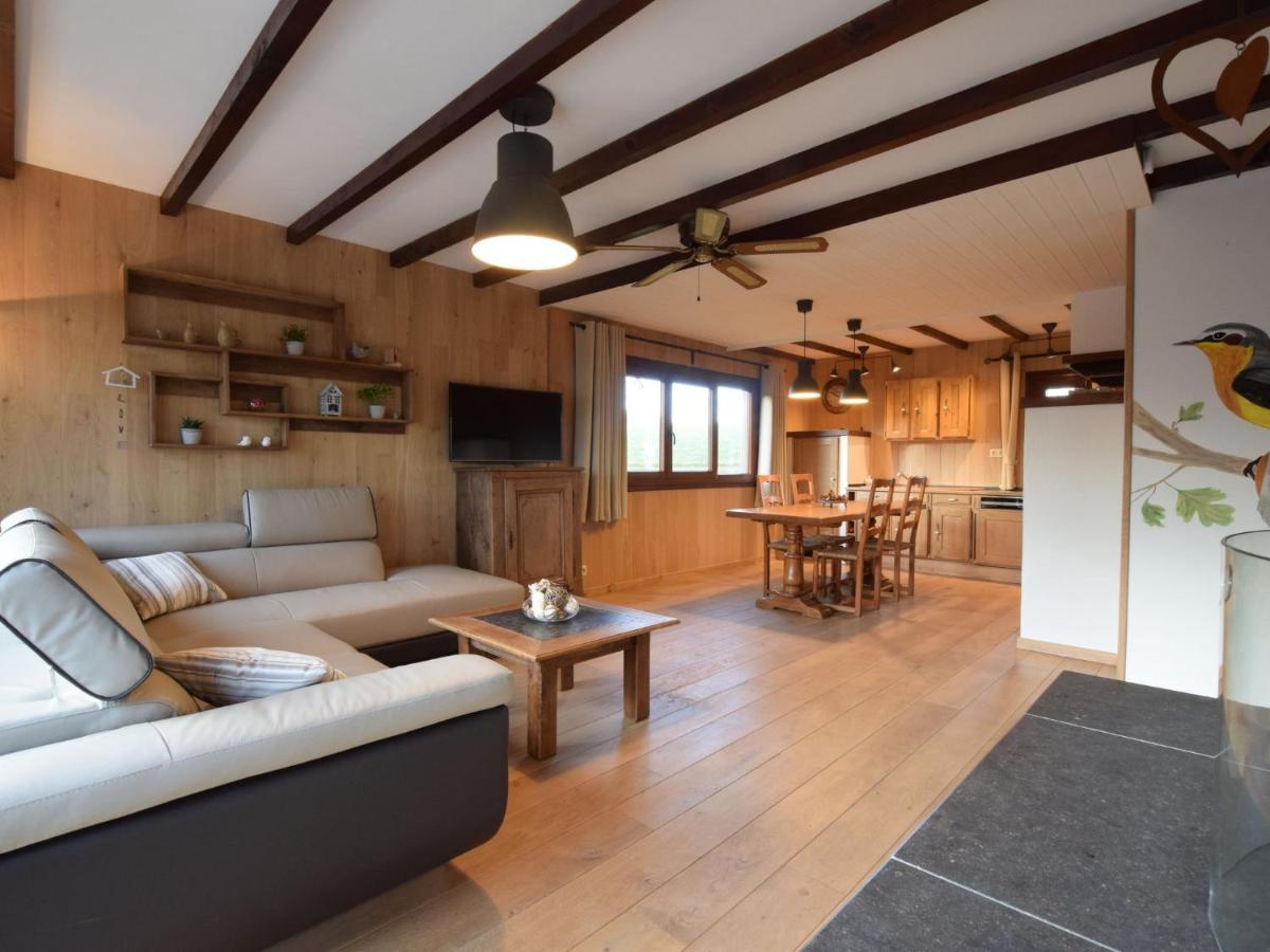 Very Welcoming And Cosy Chalet Nassogne Quarto foto